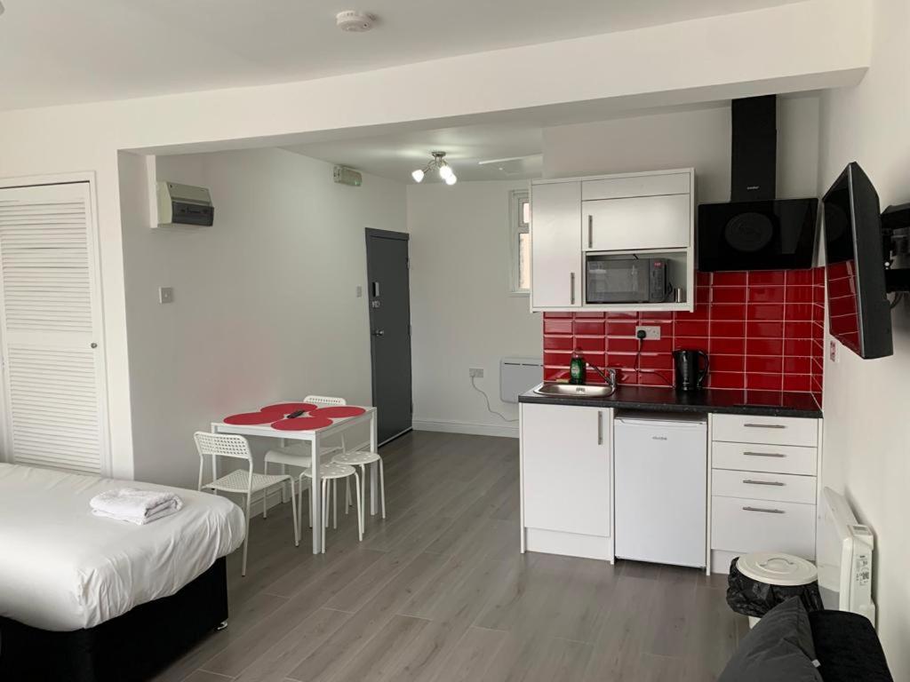 Comfortable - Cosy - Budget Studios In City Center 伦敦 外观 照片